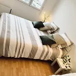 Appartement 2 Pieces Tram Direct Aeroport & Bordeaux Parking Apartment *