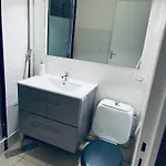 Appartement 2 Pieces Tram Direct Aeroport & Bordeaux Parking Apartment