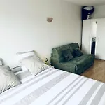 Appartement 2 Pieces Tram Direct Aeroport & Bordeaux Parking Apartment Merignac (Gironde)