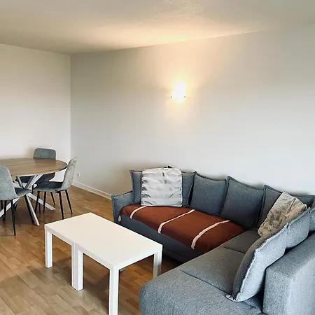Appartement 2 Pieces Tram Direct Aeroport & Bordeaux Parking Apartment