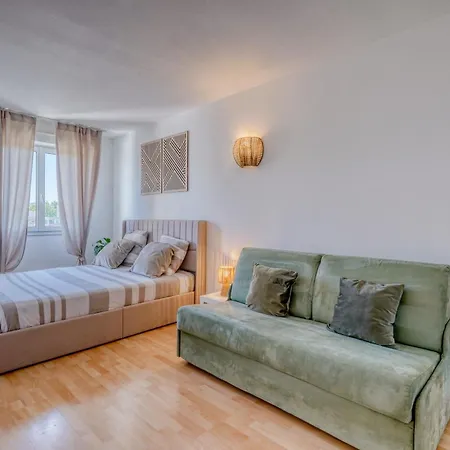 2 Pieces Tram Direct Aeroport & Bordeaux Parking *