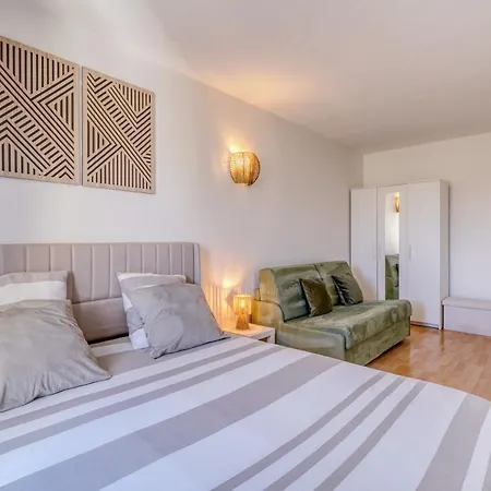 2 Pieces Tram Direct Aeroport & Bordeaux Parking Apartment